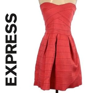 EXPRESS SEXY STRAPLESS STRIPED PLEATED COCKTAIL DRESS CORAL - M